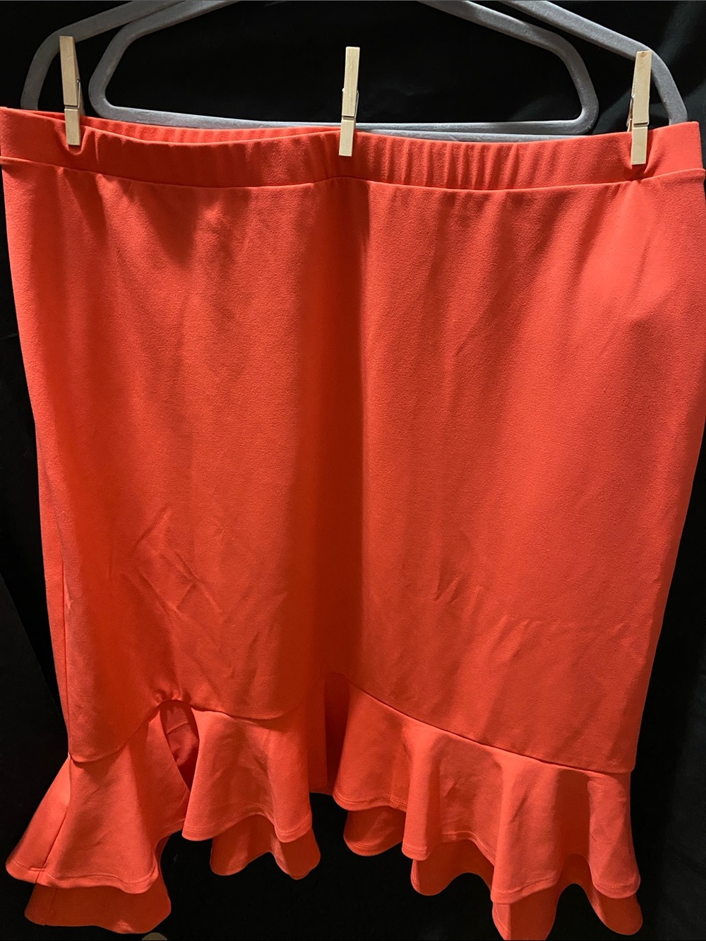Coral Ruffle-Hem Midi Skirt - Picture 2 of 4